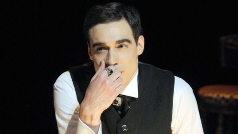 ЦЕЊЕНИ ФРАНЦУСКИ ГЛУМАЦ (42) СЕ СПРЕМА ЗА ЕУТАНАЗИЈУ: После рутинске операције сви системи почели да му отказују - за његово стање званич