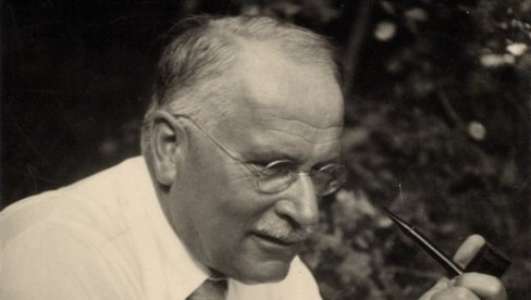 ПО ЈУНГУ: Ово су пет фаза после којих мушарац почиње да ПОШТУЈЕ жену