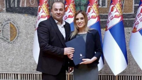 ПОДРШКА ДРЖАВЕ: Лозничанима обезбеђен новац за личног пратиоца детета