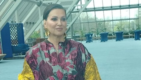 МОЈА ИСПОВЕСТ КРОЗ НОТЕ И СТИХОВЕ: Нина Бадрић објавила нови албум Моји људи, а на промоцији није изостала подршка колега (ФОТО)