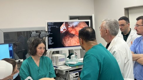 ЗА ПОЛА САТА ЛЕЧЕ ГОРУШИЦУ: У УКЦС први пут применили ендоскопску ТИФ методу код два пацијента