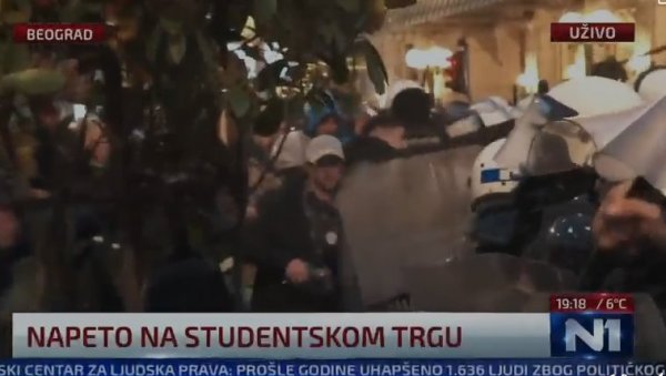 КРВАВИ ПИР ЂОКИЋЕВИХ ПИЦУЛИЋА: У току терористички напад блокадера на полицију (ВИДЕО)