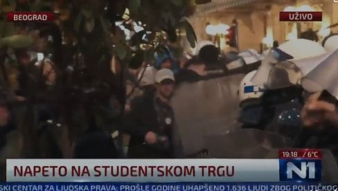КРВАВИ ПИР ЂОКИЋЕВИХ ПИЦУЛИЋА: У току терористички напад блокадера на полицију (ВИДЕО)