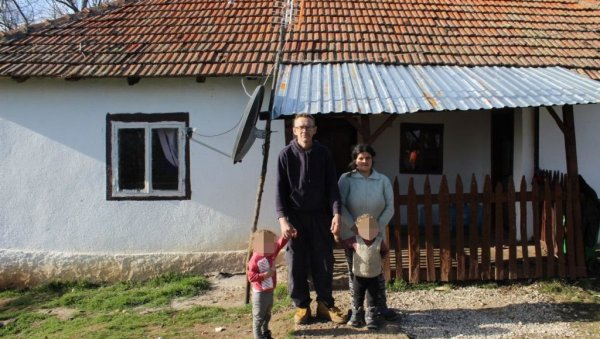 ЈЕДИНА МИ  ЈЕ ЖЕЉА ДА ЖИВИМО ОД СВОГ РАДА: Петочланој породици Васић из Јасеновика код Новог Брда потребна подршка добрих људи
