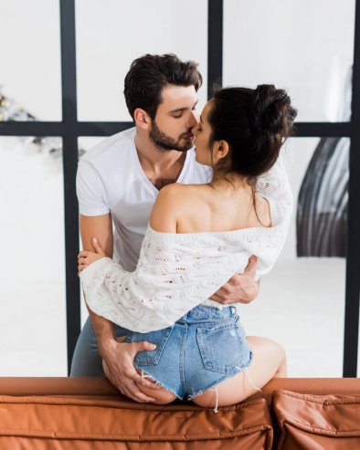 ГДЕ МИЛЕНИЈАЛЦИ НАЈРАДИЈЕ ВОДЕ ЉУБАВ? Спаваћа соба више није омиљено место за секс