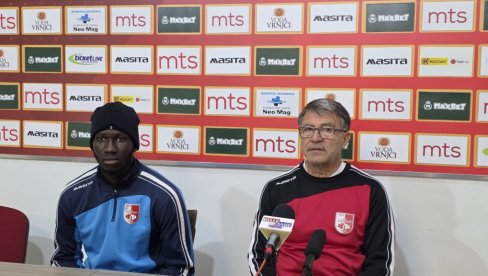 СЛУШАМ КАКО ПРИЧАЈУ... Такис Лемонис имао шта да каже пред меч Раднички - ОФК Београд