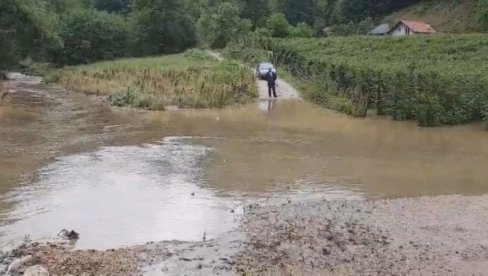 СТРЕПЕ ЗА ПУТЕВЕ И - ПОЉОПРИВРЕДУ: Док се у ивањичком крају бележе пораст водостаја и бујице, у Златиборском округу реке мирују