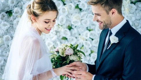 НОВА ЕРА ШМИНКЕ ЗА МЛАДУ: Шминкерка познатих открива тренд који је освојио младе широм света (ФОТО)