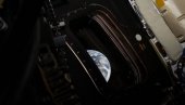 НАСА ОБЈАВИЛА СПЕКТАКУЛАРНУ ФОТОГРАФИЈУ ИЗ СВЕМИРА: Ево како изгледа Земља из Артемиса 2 који се запутио на Месец (ФОТО)