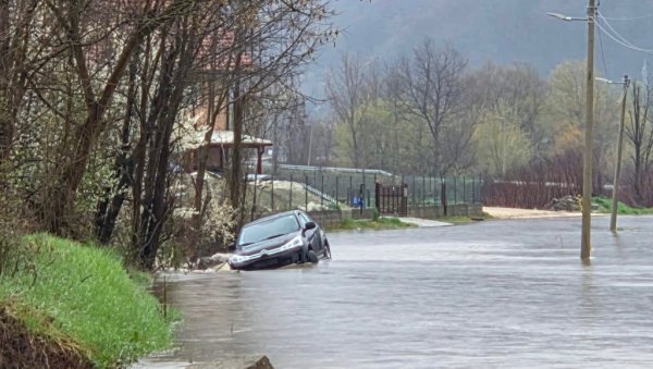 СВС ЗБОГ ОБИЛНИХ ПАДАВИНА ПРАТИ СИТУАЦИЈУ НА ТЕРЕНУ: Моравички и Златиборки округ под контролом (ФОТО)