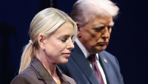 Са Трампом изашла НАСМЕЈАНА из Беле куће, у председниковој лимузини сазнала да је ДОБИЛА ОТКАЗ