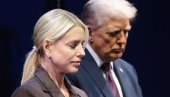 Са Трампом изашла НАСМЕЈАНА из Беле куће, у председниковој лимузини сазнала да је ДОБИЛА ОТКАЗ