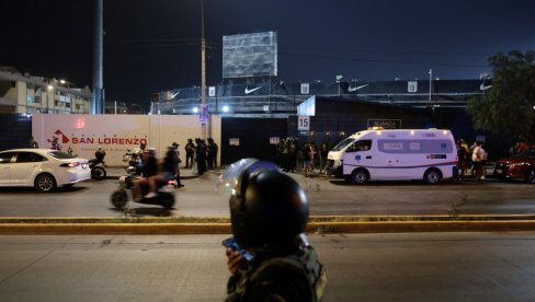 УЗНЕМИРУЈУЋЕ! Зид стадиона пао на навијаче? Многи повређени, огласили се клуб и ватрогасци (ВИДЕО)