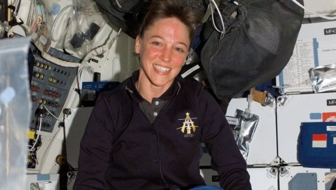 BIZARNA PRIČA ZALJUBLJENE ASTRONAUTKINJE KOJA JE IZGUBILA SVE: Stavila je pelene, naoružala se i krenula za rivalkom (FOTO)