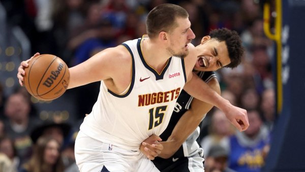 АЛАРМ У ФРАНШИЗИ! Зарадио контузију ребра! Тешка повреда најбољег! (ВИДЕО)