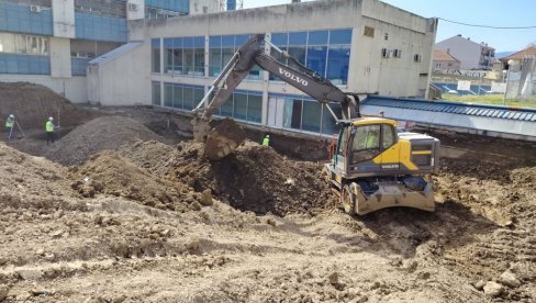 NOVA ADRESA BRŽE DIJAGNOSTIKE: Ministar Darko Glišić obišao gradilište Dijagnstičko-prijemnog centra u Kraljevu