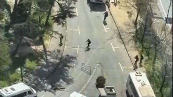 ПУЦЊАВА ИСПРЕД ИЗРАЕЛСКОГ КОНЗУЛАТА У ИСТАНБУЛУ: Tри особе убијене, два турска полицајца рањена (ВИДЕО)