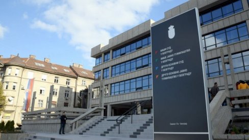 Огласило се ВЈТ о случају мајке и сина који су, наводно, припремали убиство: Син се бранио ћутањем, мајка изнела делимично одбран