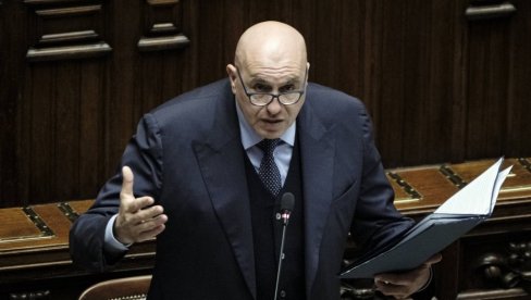 ИТАЛИЈАНСКИ МИНИСТАР ОДБРАНЕ: Постоји опасност од нуклеарног сукоба, свет захватило лудило