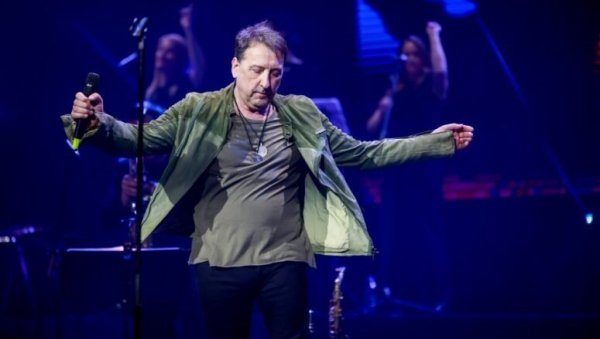 СТРАХ МЕ ДА ТЕ ВОЛИМ: Хари Мата Хари испричао како је настала култна песма (ФОТО)