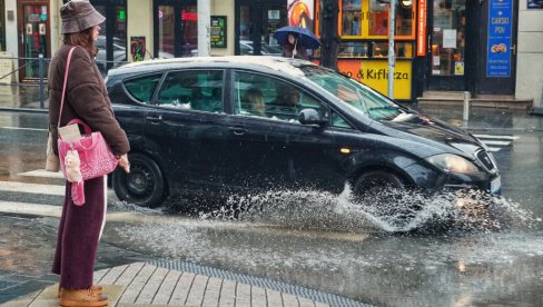 Pašće ogromne količine kiše, evo gde tačno i kada: Za uranak posebno upozorenje - RHMZ objavio detaljnu prognozu za praznike