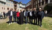 ŽAR DUHOVNI CARSKE, SRPSKE LAVRE ZA NEZABORAV: Vernici iz Srbije u Hilandaru u susret Vaskrsu