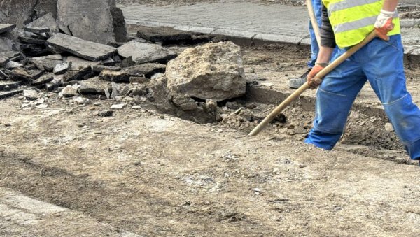 РАДОВИ У ТАКОВСКОЈ ДО 30. АПРИЛА: Укида се и друго аутобуско стајалиште