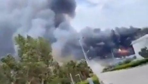 OVO JE SNIMAK DANAŠNJEG UNIŠTAVANJA IRANSKE RAFINERIJE NAFTE: I posle sporazuma o prekidu, došlo je do jakog udara (VIDEO)