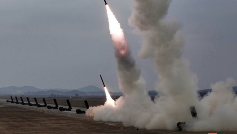КИМОВО НОВО ОРУЖЈЕ СЕЈЕ СТРАХ НА ФРОНТУ! Наследник ракете КН-23 стигао у Украјину: Први снимци брутално прецизног удара! (ВИДЕО)