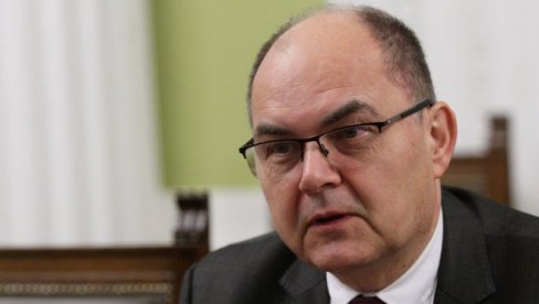 ШМИТ ДЕФИНИТВНО ОДЛАЗИ: Политичко Сарајево се узалуд труди да наметне своје жеље