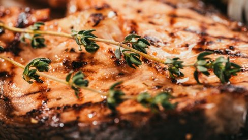 НАЈБОЉИ ПРЕДЛОГ ЈЕЛОВНИКА ЗА ВЕЛИКИ ПЕТАК: Од пите и салате, преко рибе на више начина, до најукусније баклаве (РЕЦЕПТ)