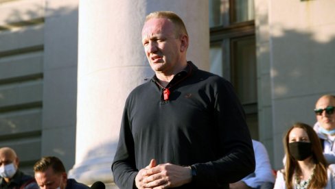 BLOKADERI GODINU I PO DANA GOVORE O TENZIJAMA U DRUŠTVU: Sad nam saopštavaju da su zapravo tenzije među njima