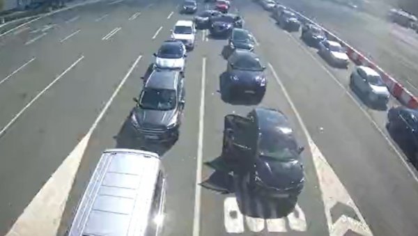 ВАЖНА ИНФОРМАЦИЈА ЗА ОНЕ КОЈИ КРЕЋУ НА ПУТ: За викенд се очекују велике гужве, ево шта треба да знате