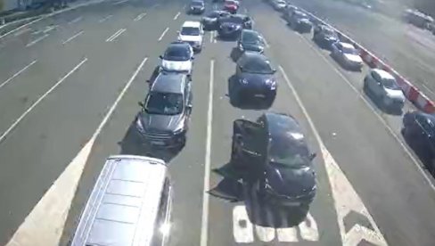 ВАЖНА ИНФОРМАЦИЈА ЗА ОНЕ КОЈИ КРЕЋУ НА ПУТ: За викенд се очекују велике гужве, ево шта треба да знате