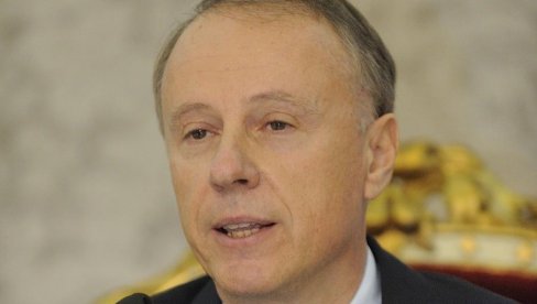 SVIRALA JE FRULA REKTORA ĐOKIĆA: Akademsku godinu oduvali su vetrovi političkog avanturizama čoveka krhke figure i krhkog morala