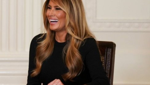 TIHI RAT MELANIJE TRAMP I ANE VINTUR: Najslavnija urednica pecnula prvu damu Amerike, svi su u čudu zbog jedne stvari (FOTO)
