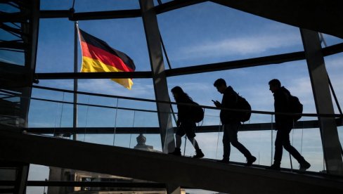 ALARMANTNI PODACI DOJČE VELEA: Sve više mladih planira da napusti Nemačku