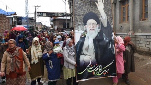 IRAN NA NOGAMA: Počelo obeležavanje 40 dana od smrti ajatolaha Alija Hamneija