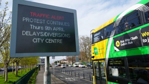 IRSKA NA IVICI SAOBRAĆAJNOG KOLAPSA: Vojska na ulicama zbog blokada