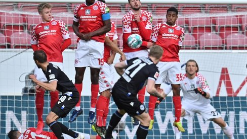 Dve želje za prvo istorijsko polufinale: Francuzima je savez izašao u susret, Nemci poštuju svoju ligu