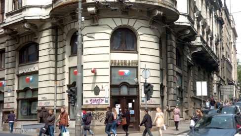 ВУЧИЋ НАЈАВИО: Важни лекови драстично јефтинији - Држава преузима трошак