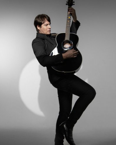 НОВА ЊЕГОВА ТАМАРА: Борис Новковић слави 40 година каријере уз ову култну песму (ФОТО)