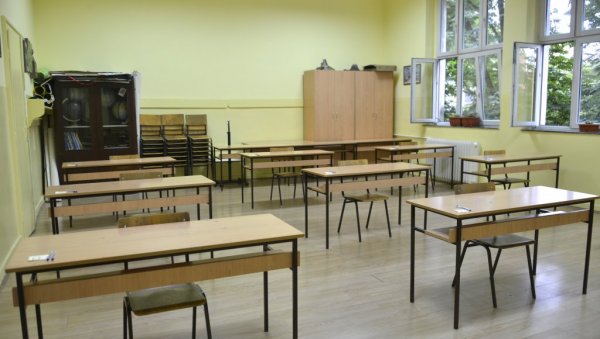 ЂАЦИ НА РАСПУСТУ ОД ДАНАС: Ускоро стиже још једна пауза од школе