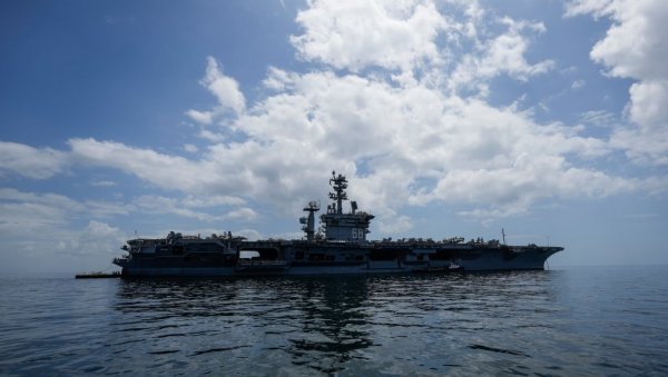 ВАШИНГТОН ПОЈАЧАВА ПРИТИСАК: Амерички носач стигао у Карибе након случаја Раул Кастро