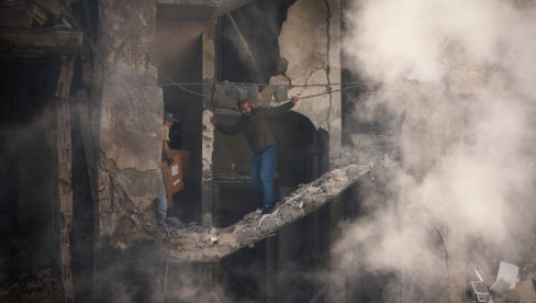 ПРИМИРЈЕ НА СТАКЛЕНИМ НОГАМА: Иран прети: Прекунућемо преговоре ако... Венс кренуо у Пакистан - Не покушавајте да нас преварите  (ВИДЕО)