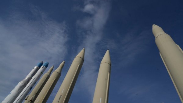 ХИЉАДЕ РАКЕТА ЗАКОПАНО ЧЕКА ЈЕДНУ КОМАНДУ: Обавештајци САД у паници након открића у Ирану - док трају преговори пакао им тутњи под ногама