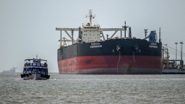 ПРЕВРНУО СЕ ТУРИСТИЧКИ БРОД НА РЕЦИ: Најмање 10 људи погинуло