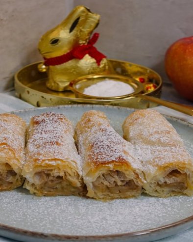 ПОСНА ПИТА СА ЈАБУКАМА И ПЛАЗМОМ: Мирис детињства на вашем столу