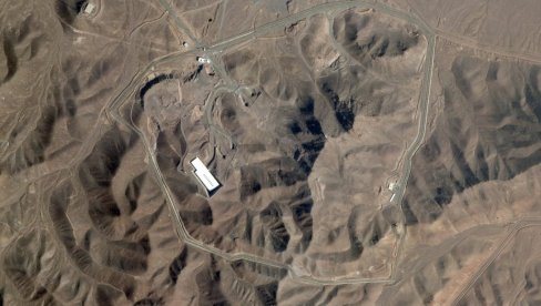 ДОК СВИ ЧЕКАЈУ ПРЕГОВОРЕ, САТЕЛИТСКИ СНИМЦИ ШОКИРАЛИ: Погледајте шта Иран гради око кључног нуклеарног постројења