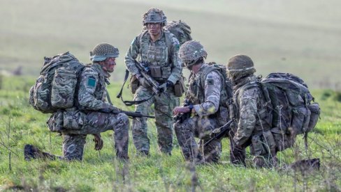 Британска војска на коленима! Не може ни дивизију да пошаље, а хоће да влада Арктиком
